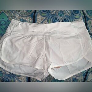 Lululemon Athletica Speed Up mid rise shorts 2.5 inch